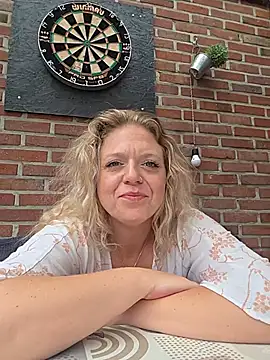 Anna-LustigOfficial webcam