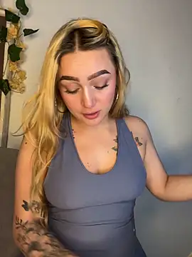 Sara_Sophia420 webcam