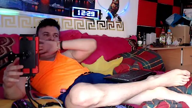 Hugec0ck007 webcam