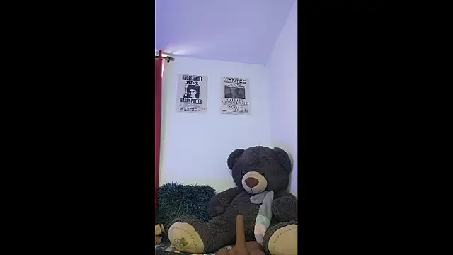 downsonMia webcam