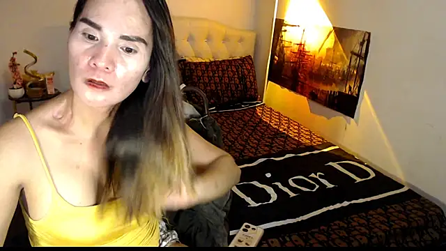 NinaDOM4CUM webcam