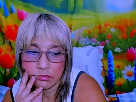 indianroxy webcam