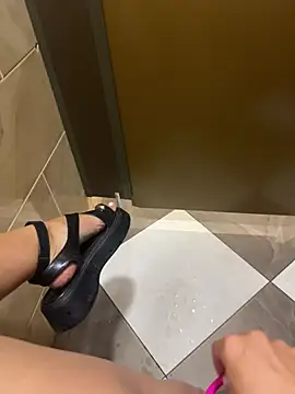 CrazzyChicks webcam