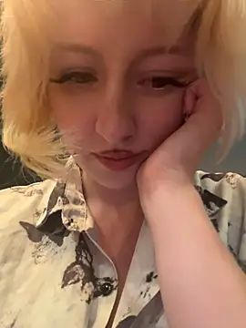 RonnieKiss live sex cam