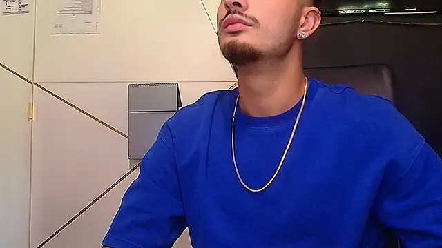 BrandonTate live cam on StripChat
