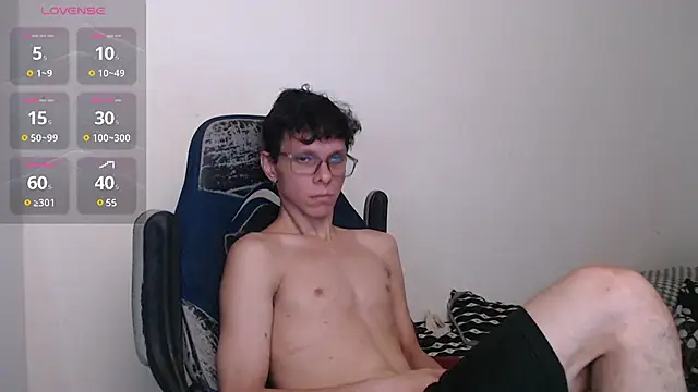 bryamado69 live cam on StripChat
