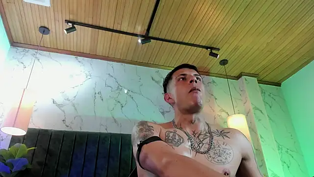 Dustin_Sonne live cam on StripChat