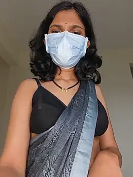 Shivani2002 live cam on StripChat