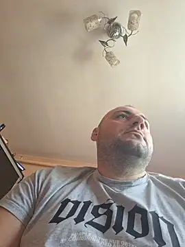 StrictBobby live cam on StripChat