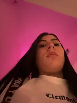 Victoria_14 live cam on StripChat