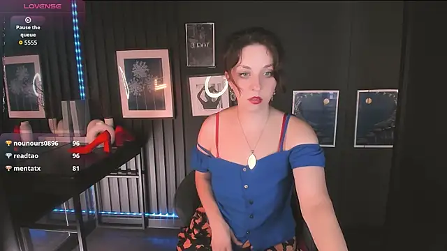 MargaretFatal live cam on StripChat