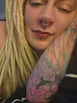 PinkTheHawk webcam