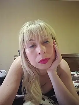 SelinaLovqx webcam