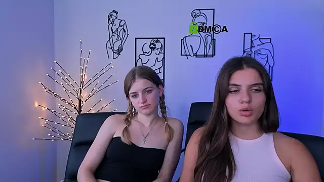 lisa_dark_ webcam