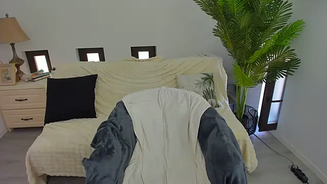 Yasmine_Vixen webcam