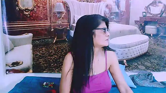 IndianAllure live cam on StripChat