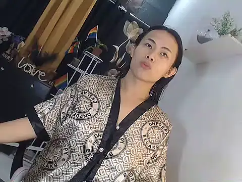miss_ning live cam on StripChat