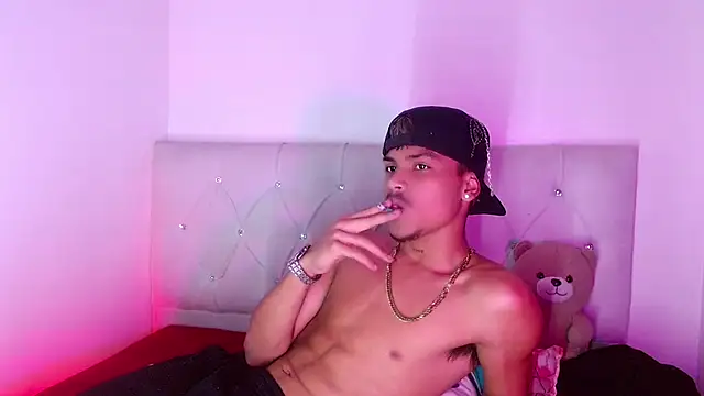 Angel_foxc13 webcam