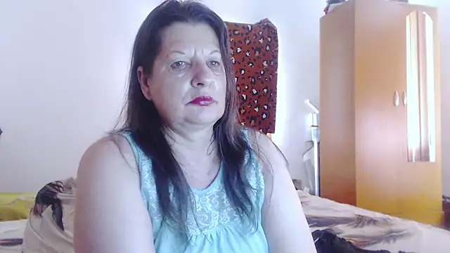 ExtasyMature live cam on StripChat