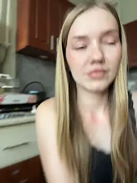 MilaMoone webcam