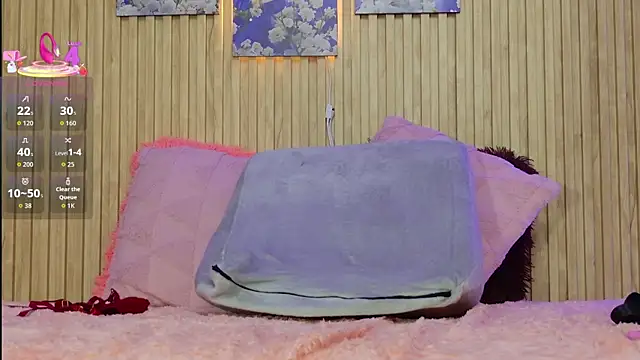 Moonceleste live cam on StripChat
