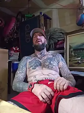 Beardedtattood webcam