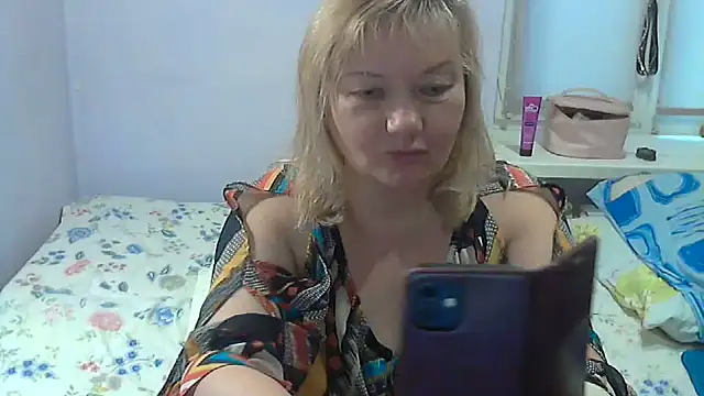 Lusi-777 live cam on StripChat