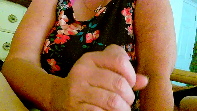happy2play4u webcam