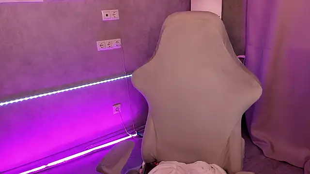 Alisa_Allison webcam