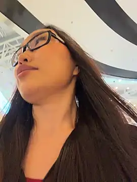 trytomakememoam live cam on StripChat