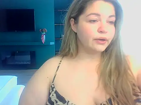cute__cherry live cam on StripChat