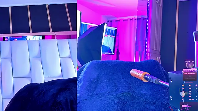 NathaxaLeans live cam on StripChat