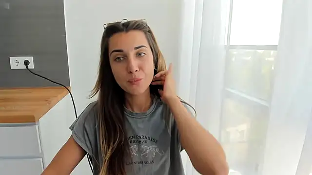 summmmersky1 live cam on StripChat