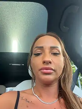 LovingBlondie live cam on StripChat