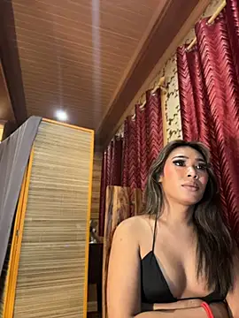 hugecock_tamira webcam