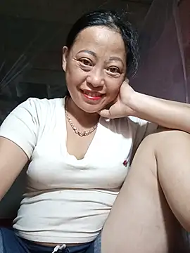 Xemra4040 live cam on StripChat