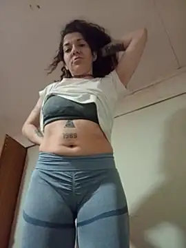 Nuevaordenjoana live cam on StripChat