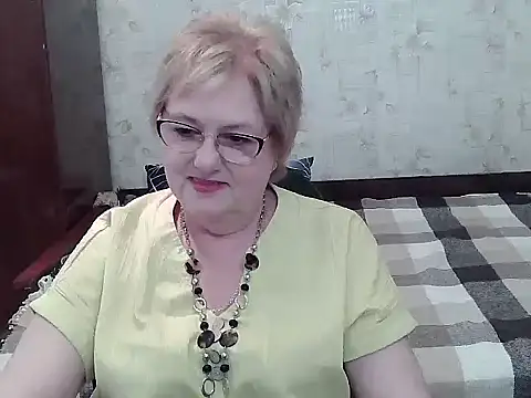Renata62011 live cam on StripChat