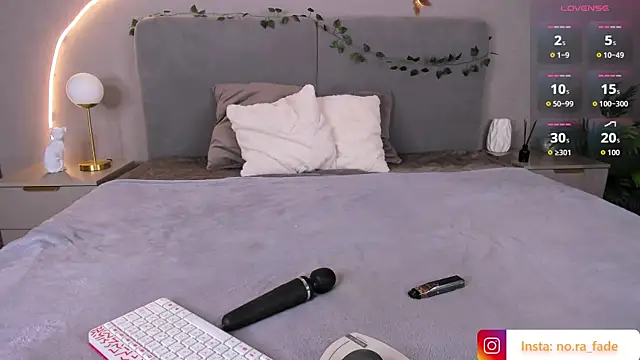 kaya_scodelario1 live cam on StripChat