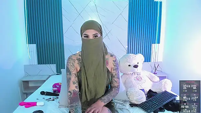 Nayla-Mouna live sex cam