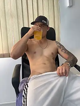 Alexander_ferre live cam on StripChat