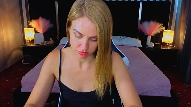 GabriEllla_4U live cam on StripChat