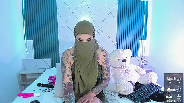 Nayla-Mouna webcam