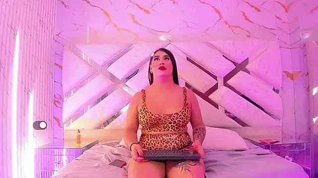 Nina_Strauss webcam