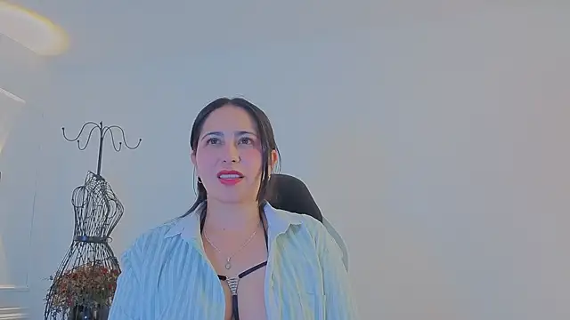 valeriavg live cam on StripChat