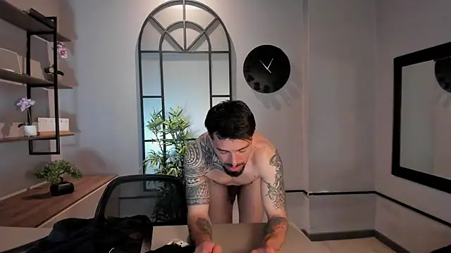 liam_ashford (M young) - strippers out of clothes🔥