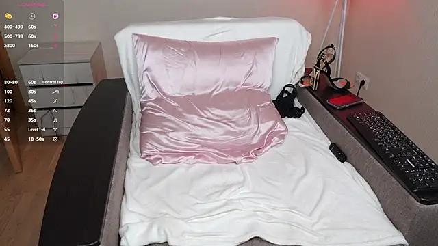 HottieEmma live cam on StripChat
