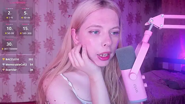 Cutie_Bambi live cam on StripChat