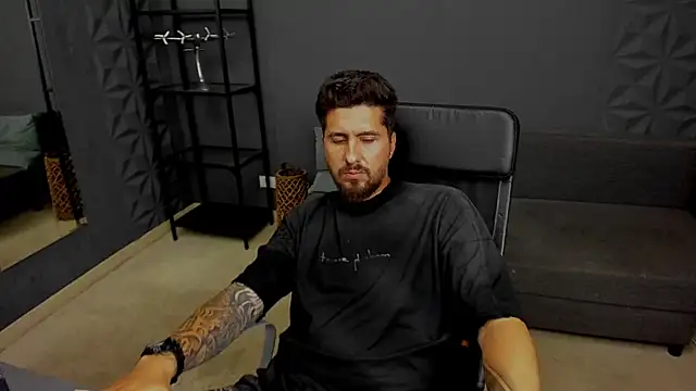 LoganStroud live cam