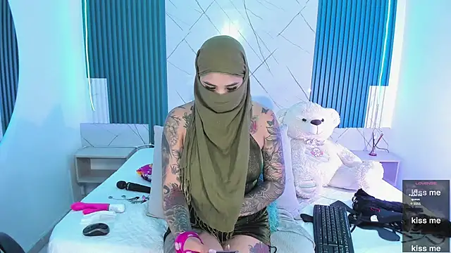 Nayla-Mouna webcam